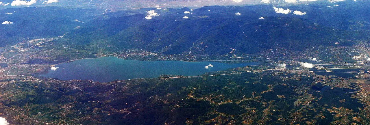 Sapanca Gölü ve Cengiz Topel Havalimanı çevresi